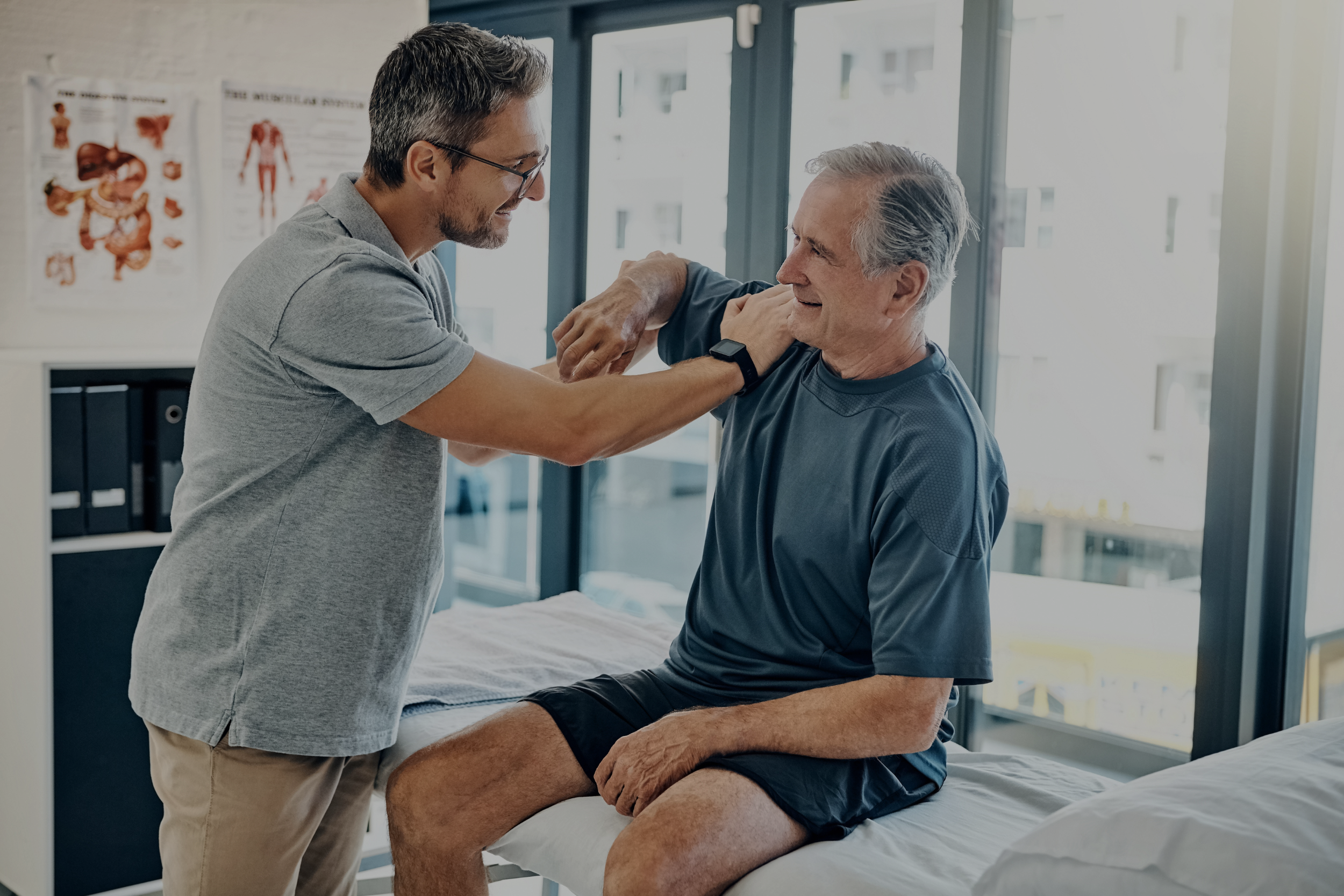 chiropractor lifting pa