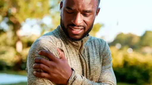 man with shoulder pain