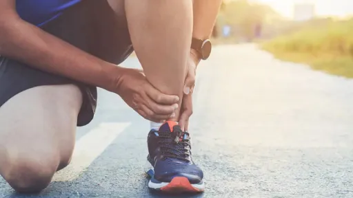 runner with ankle pain